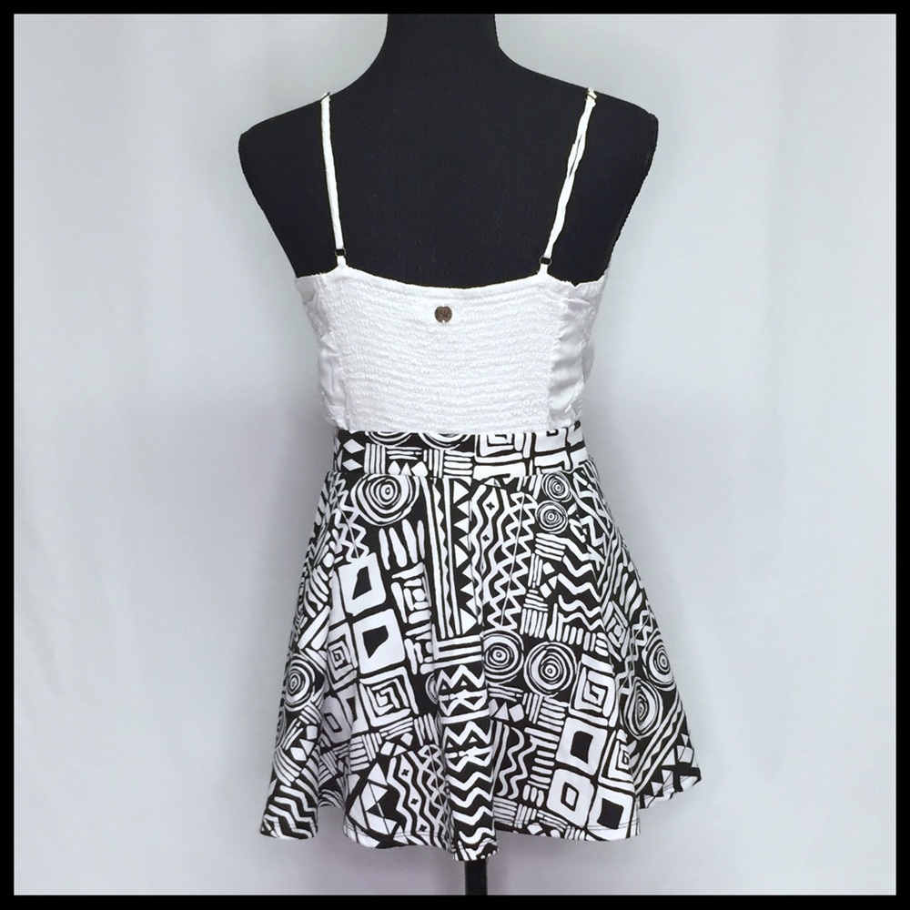 Forever 21 Skater Skirt - Size S - Picture 3 of 4